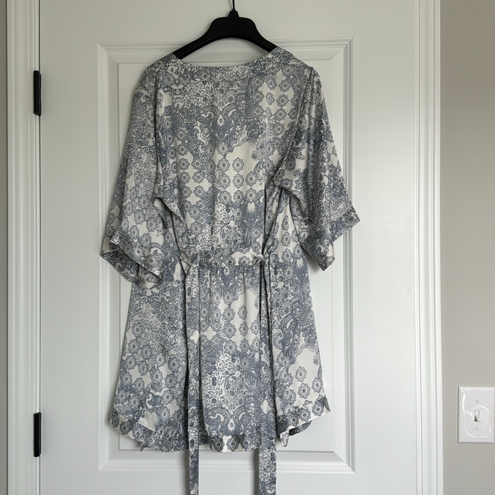 H&M Off-White Robe / Kimono - Picture 5 of 7